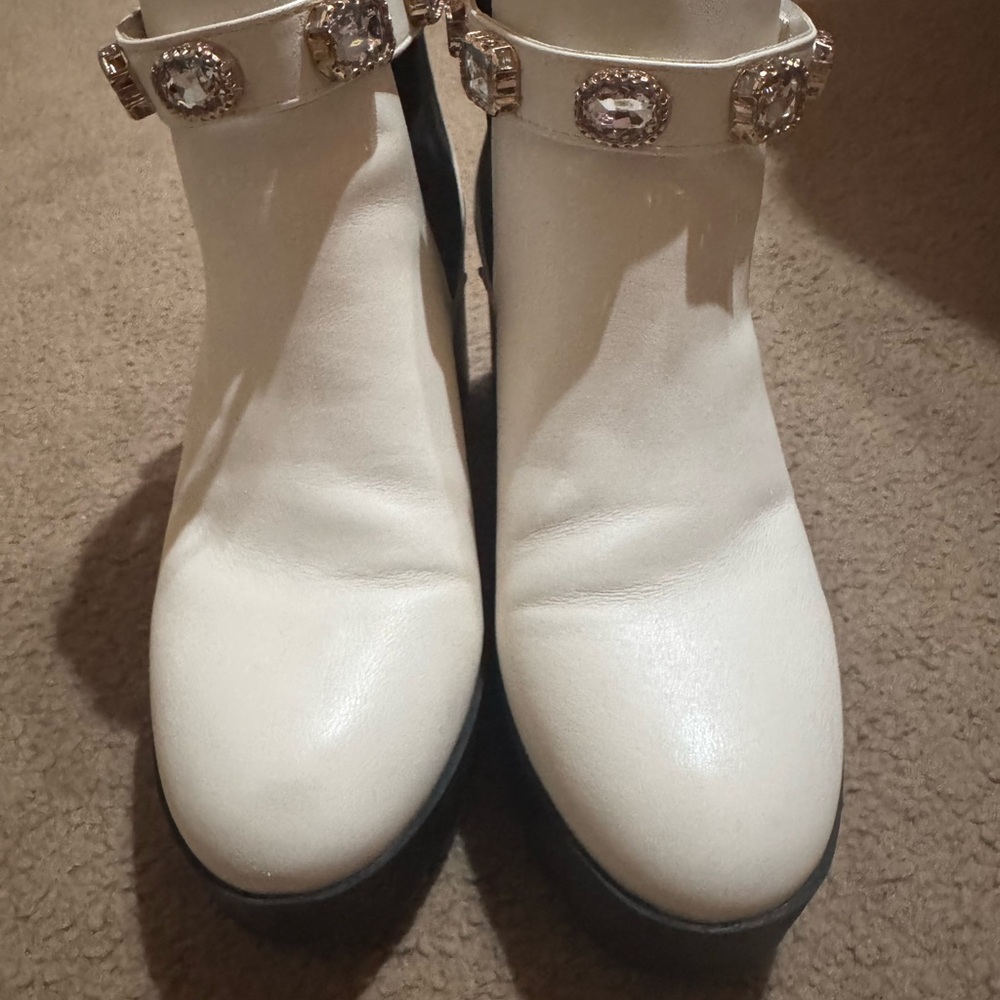 Elegant White Ankle Boots with Embellished Strap